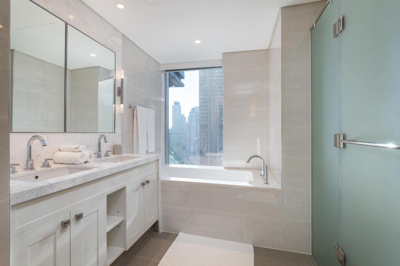 Trinity Holiday Homes - Opera Grand Downtown Dubai Buitenkant foto